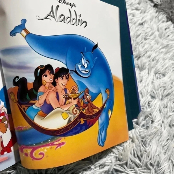DISNEY Storybook Collection - Picture 9 of 13